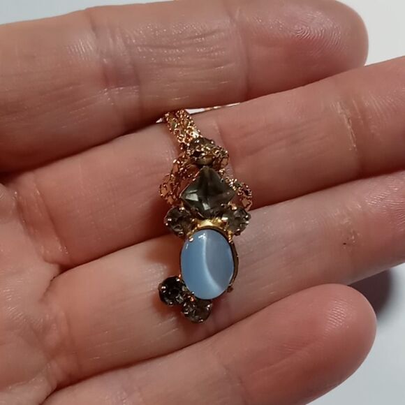 Repurposed necklace - Picture 1 of 4
